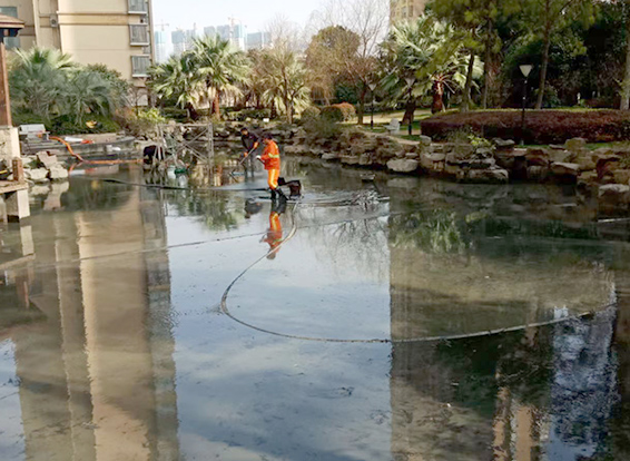 太仓景观池淤泥清理