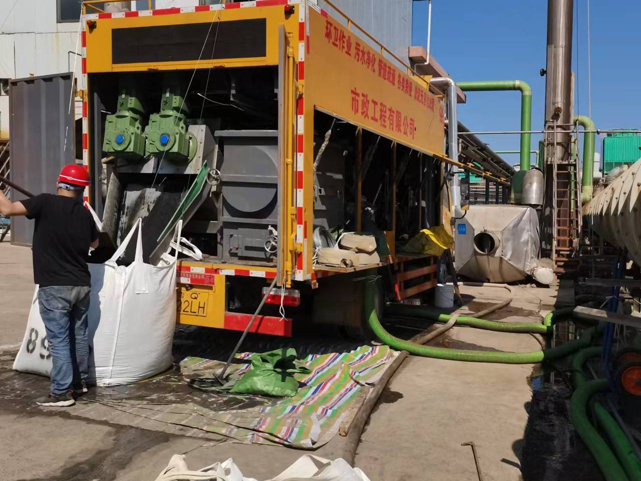 太仓淤泥压干处理